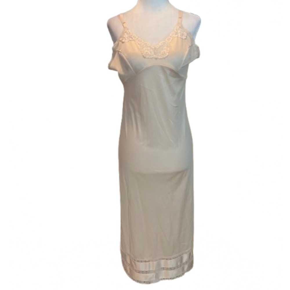 VTG Elegant Cream Lace Trim Nightgown/slip Sz 38